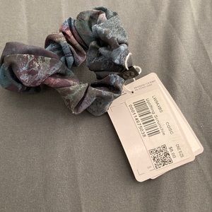 Lululemon scrunchie